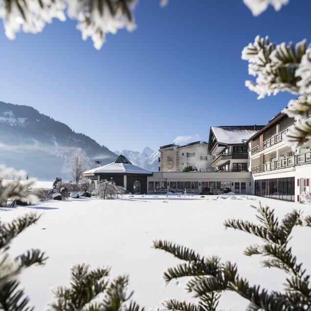 Winter Schnee Garten der Stille Hotel Theresa Zillertal Verschneiter Garten der Stille beim Hotel Theresa im Zillertal