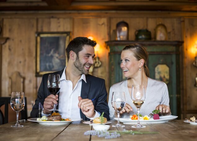 Auszeit zu Zweit romantisches Dinner mit Weinbegleitung Hotel Theresa im Zillertal