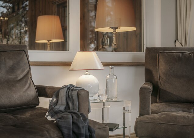 Es sind gemütliche Ecken im Hotel Theresa im Zillertal zu sehen