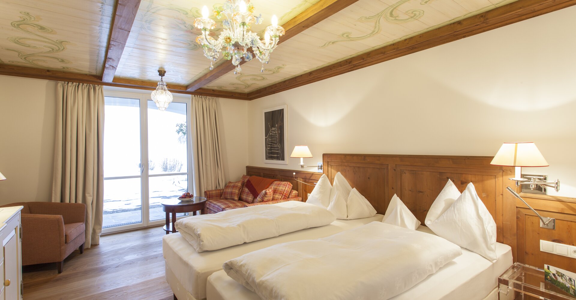 Ein Überblick über das Landhauszimmer mit der Nummer 35 im Zillertal im Hotel Theresa im Zillertal