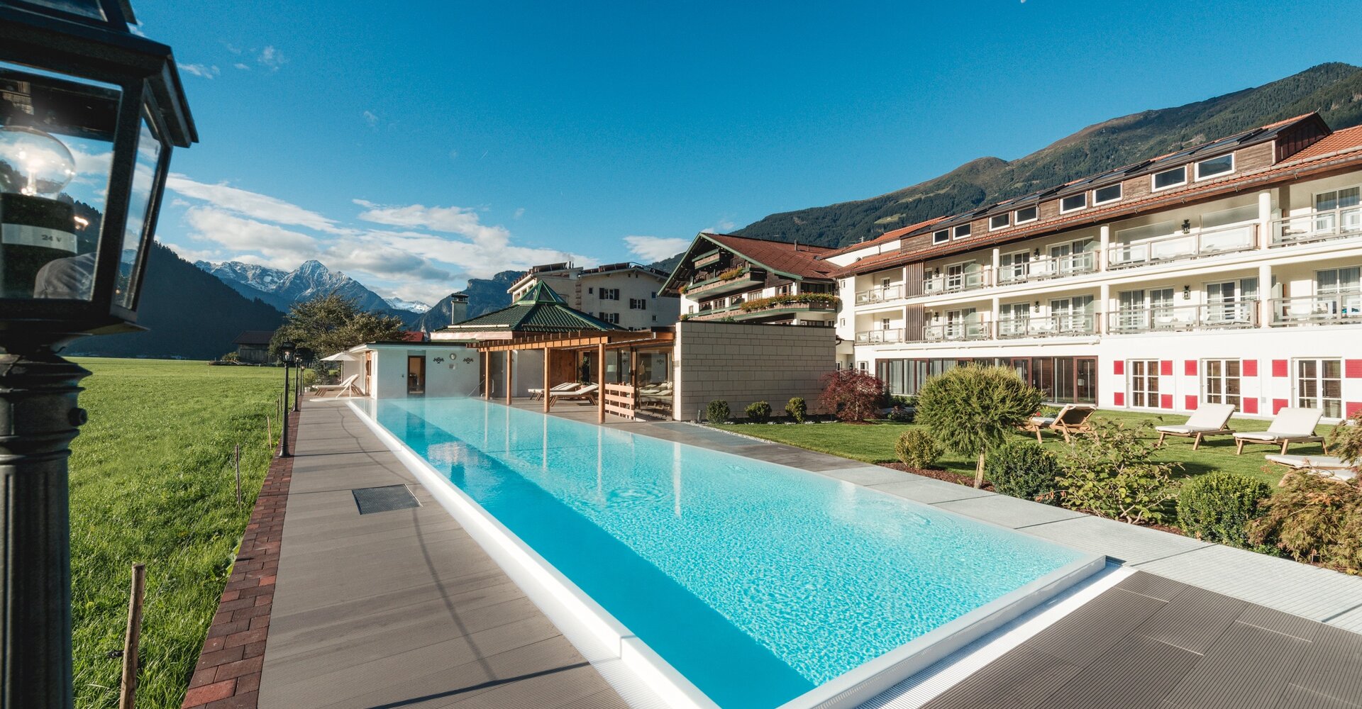 Das Hotel Theresa im Zillertal zeigt seinen 25-Meter-Pool