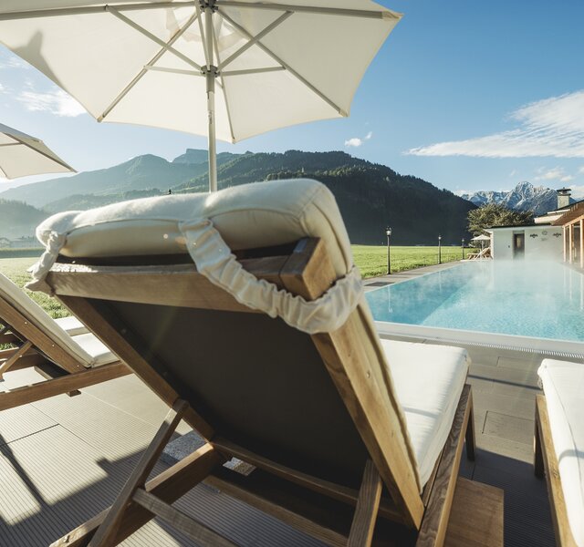 Wellnessurlaub 25 M Sportpool Sonnenliege Sommer Hotel Theresa im Zillertal