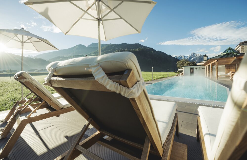 Wellnessurlaub 25 M Sportpool Sonnenliege Sommer Hotel Theresa im Zillertal