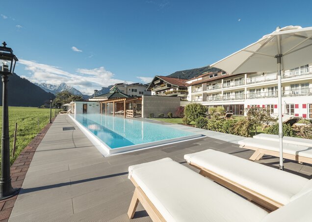 The sports pool at the Zillertal Hotel Theresa invites you to swim