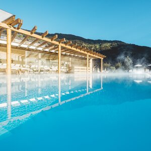 Wellnessurlaub Morgenstunde Sportpool Hotel Theresa Zillertal