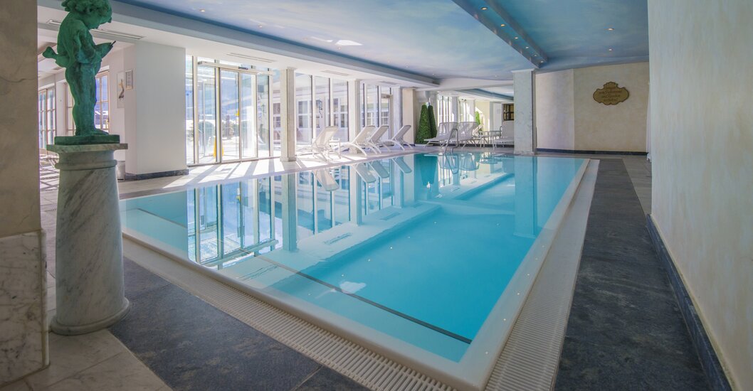 Wellnessurlaub Indoorpool Hotel Theresa Zillertal