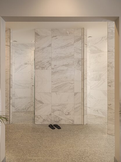 Wellness - Saunawelt Duschen Wellnesshotel Theresa im Zillertal Wellness - Saunawelt Duschen Wellnesshotel Theresa im Zillertal