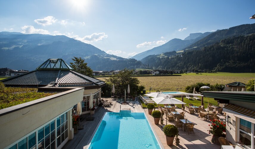 Sonnenterrasse & Aussenpool Hotel Theresa Zillertal