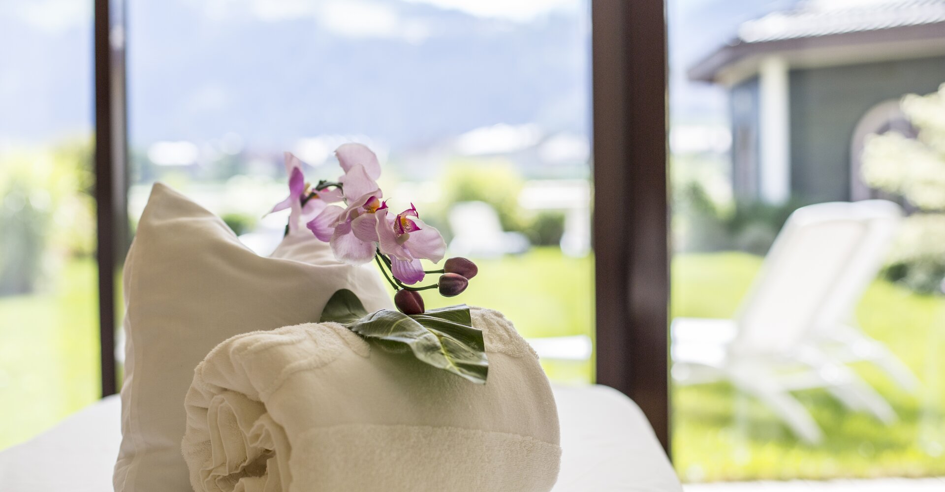 Wellnessurlaub Spa Kabine Ausblick Hotel Theresa im Zillertal