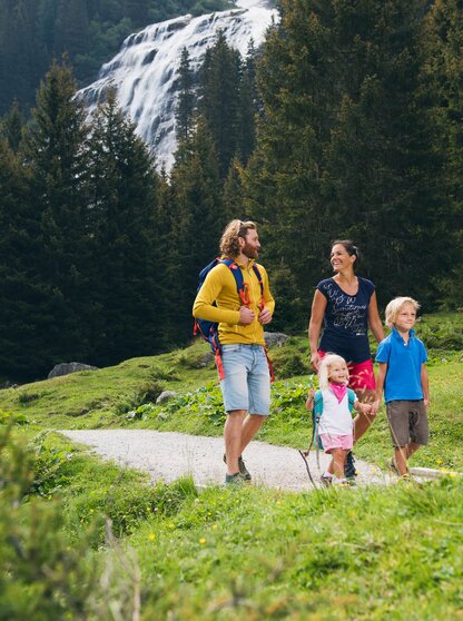 Familienurlaub im Sommer wandern Hotel Theresa Zillertal