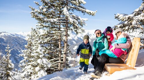 Winterwandern Familie Gerlos Zillertalarena Hotel Theresa im Zillertal