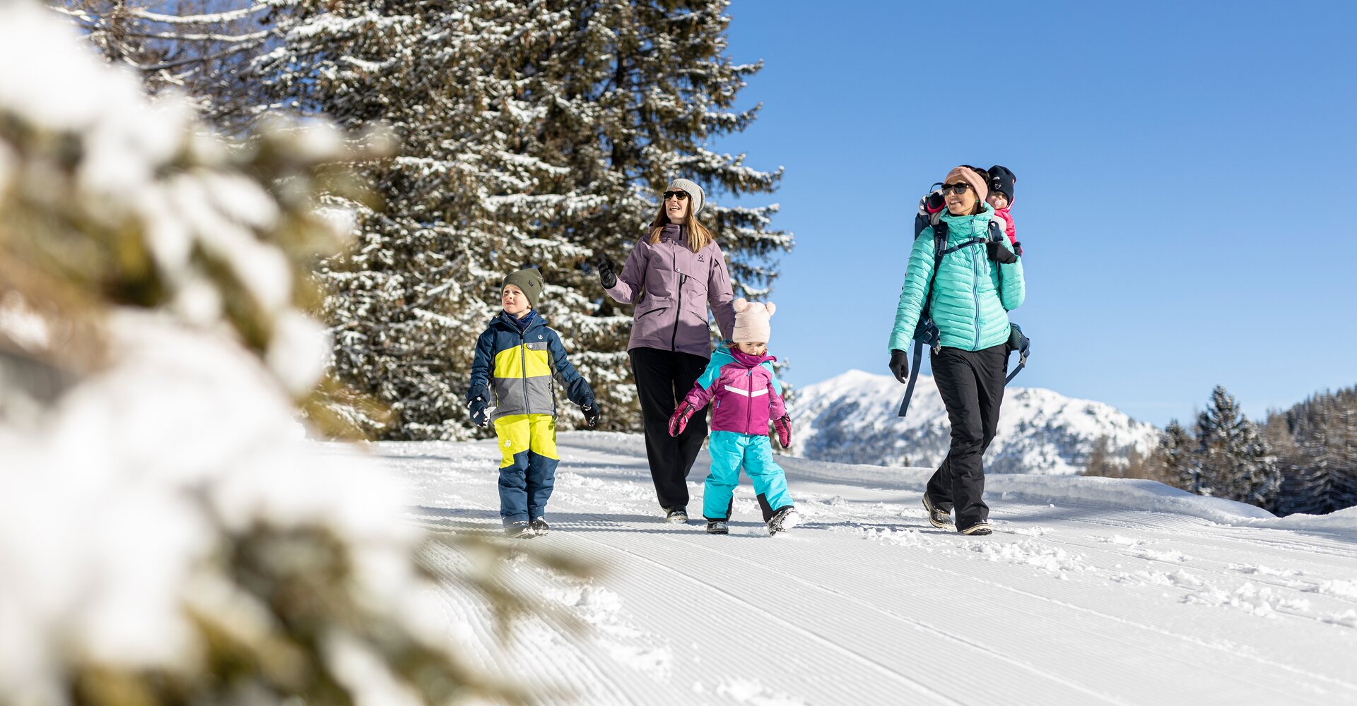 Winterwandern Familie Gerlos Almpromenade Zillertalarena Hotel Theresa im Zillertal